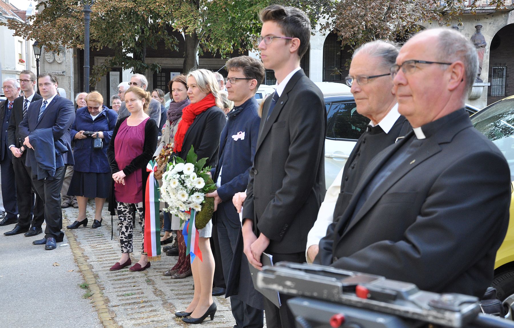 Egyed Antal emléktáblájának avatása az Oskola utcában